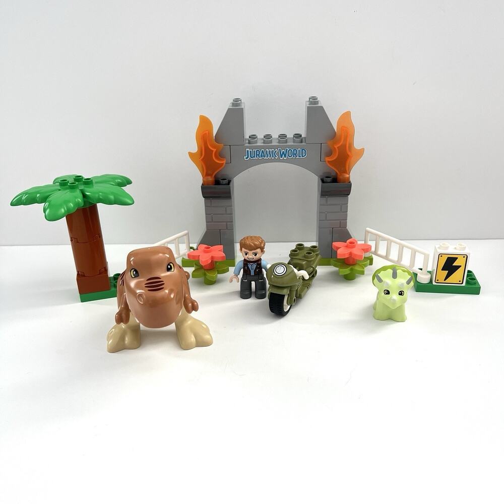 Lego Duplo 10939 T. Rex And Triceratops Dinosaur Breakout Jurassic Complete Set